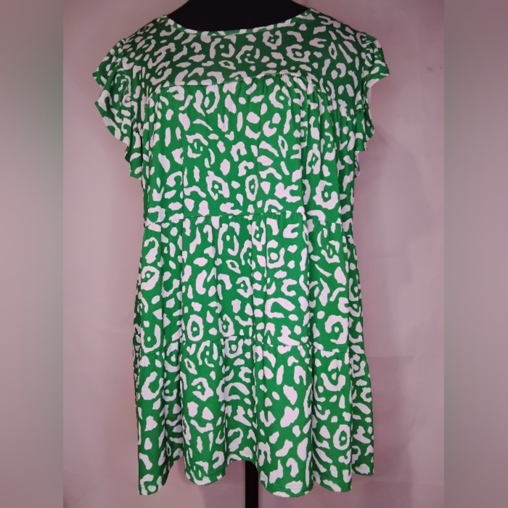 HEIMISH USA Green and White Patterned Blouse